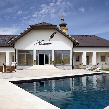 Poroszló Notarius Vendeghaz B&B 외부 사진