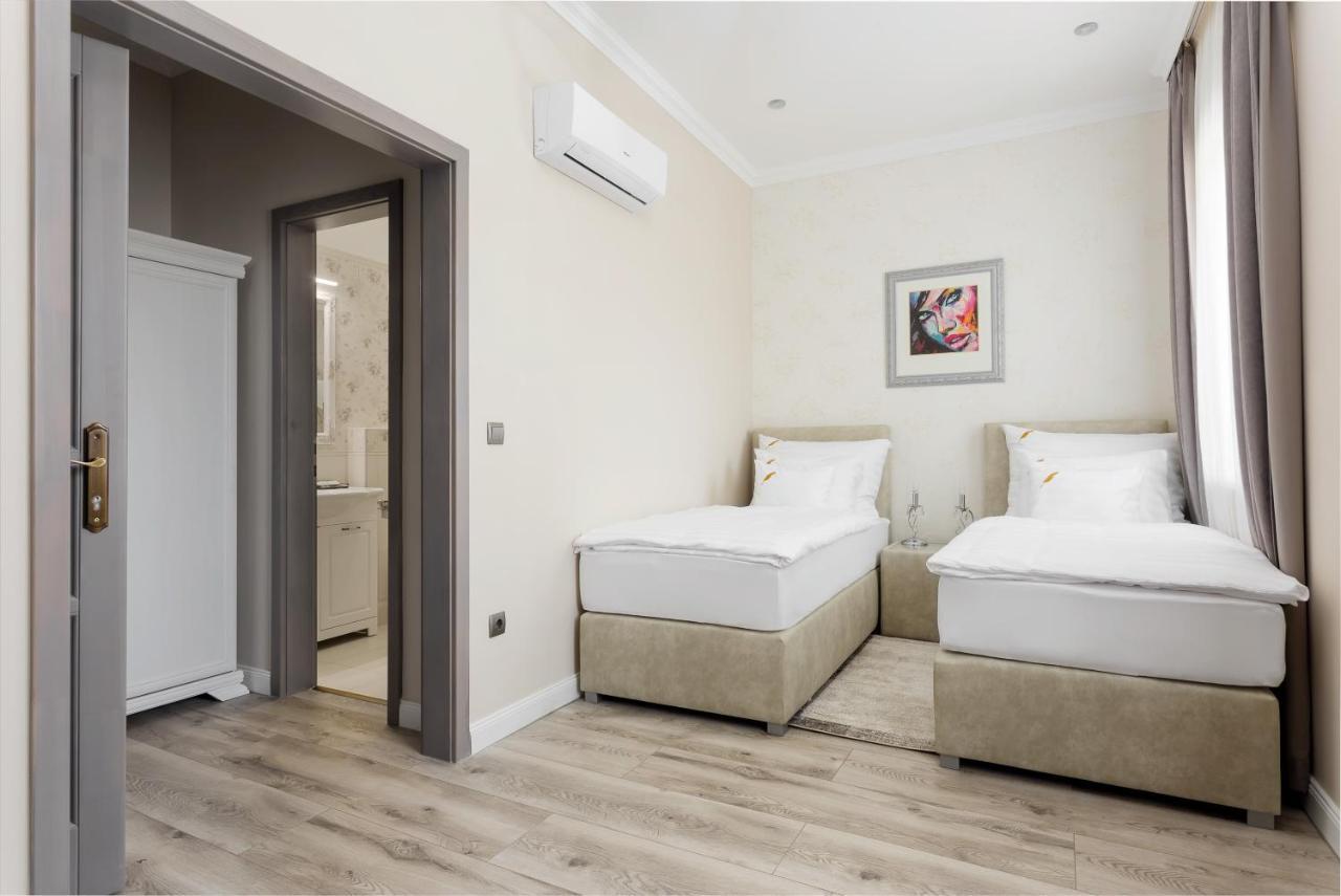 Poroszló Notarius Vendeghaz B&B 외부 사진